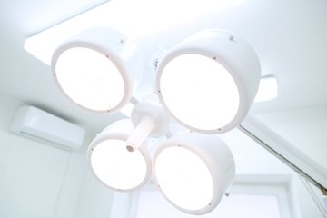 Фото осветительных приборов в медицинском кабинете